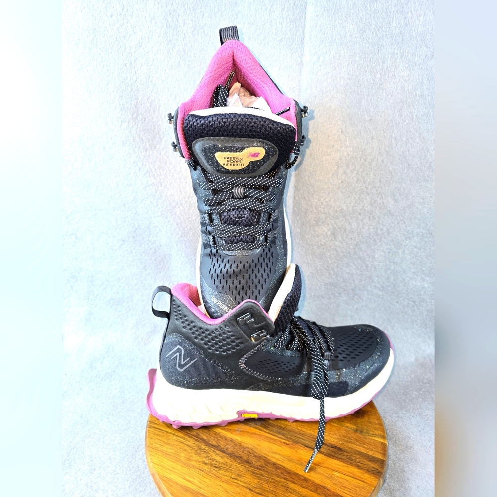 Size 8.5 B - New Balance Hierro v3 xFresh Foam Mid Black boot,shoe**